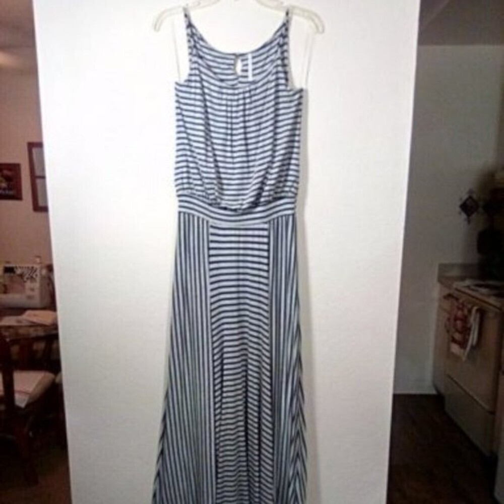 S-Twelve Maxi Dress Gray & Black Feminine Design Size M  🦋